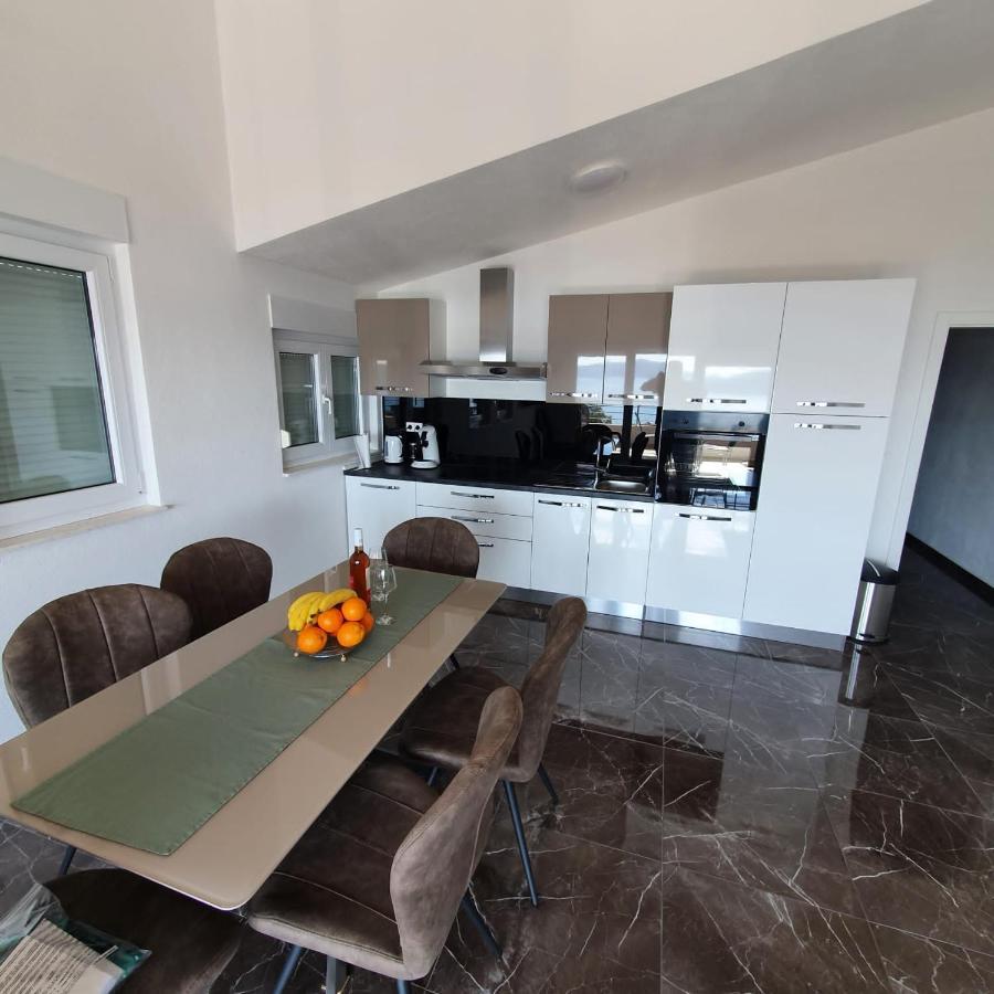 Botic Apartment *
