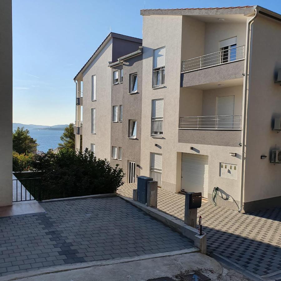 Botic Apartment