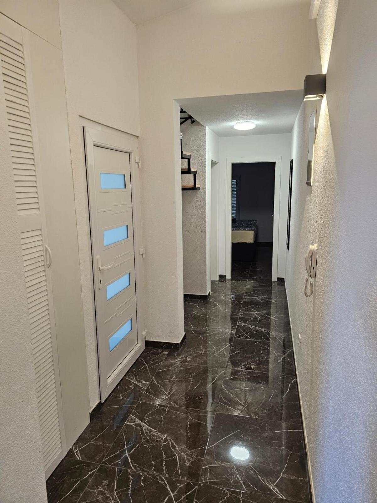 Botic Apartment *